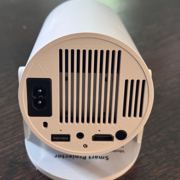 HD Smart Projector - Picture 2 of 13